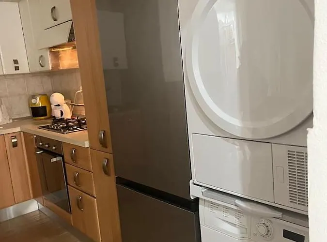 Monohouseinbari * Bari